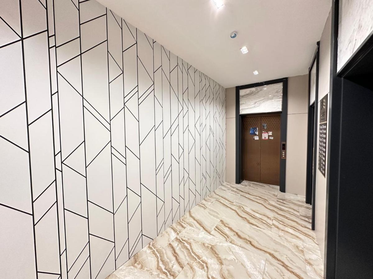 2 Apartment, жк комфорт сити Flat 62 Apartment *