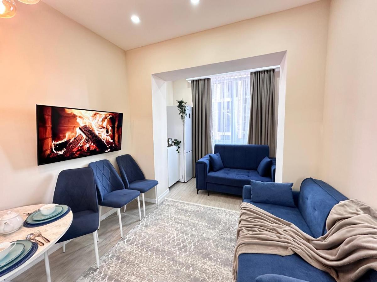 2 Apartment, жк комфорт сити Flat 62 Apartment *
