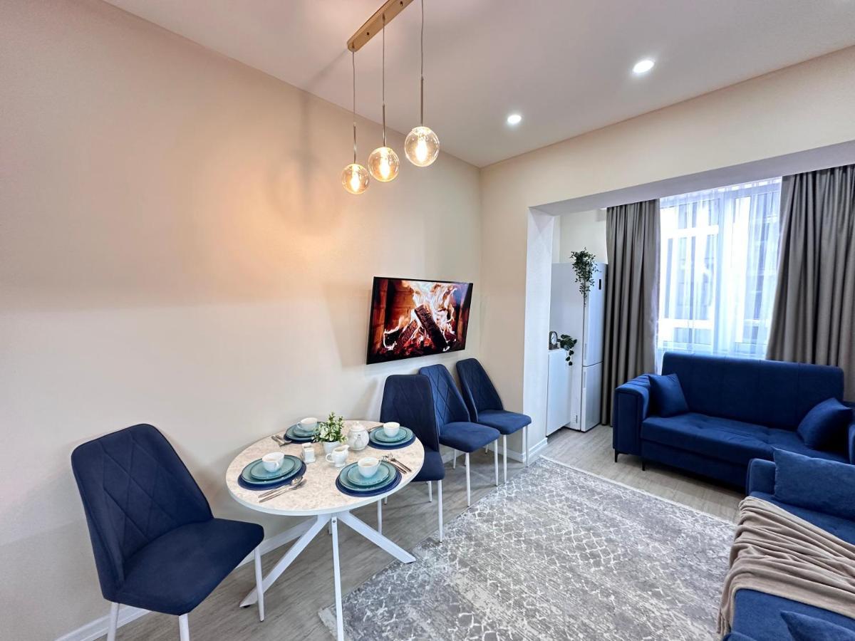 Apartment 2 Apartment, жк комфорт сити Flat 62 *